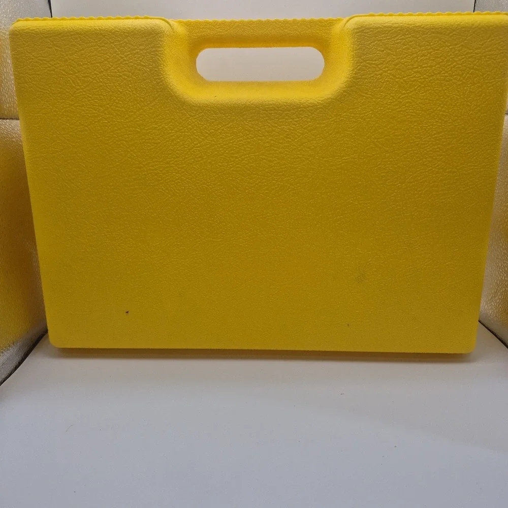 K'nex Yellow Traveling Case With A Lots Of Knex